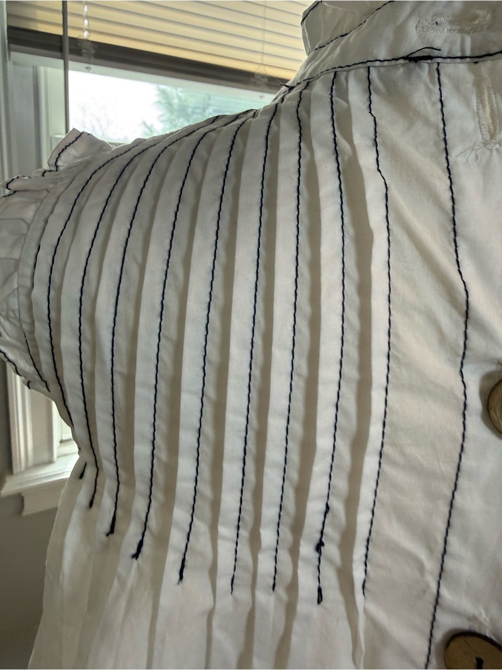 Women’s White Ruffled Mock Neck Blouse with Pinstripes NWOT SIZE Small - Picture 8 of 15